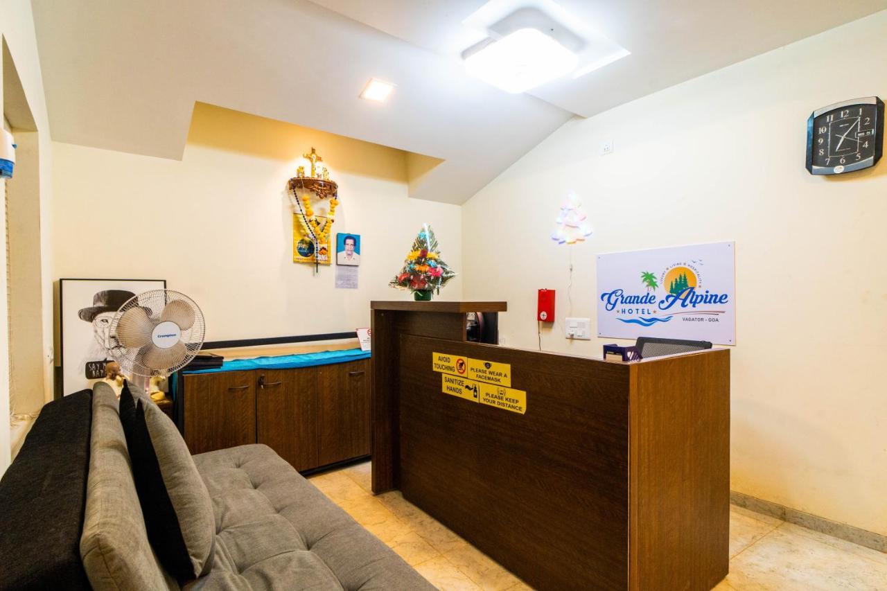 Grande Alpine Hotel Вагатор Екстериор снимка