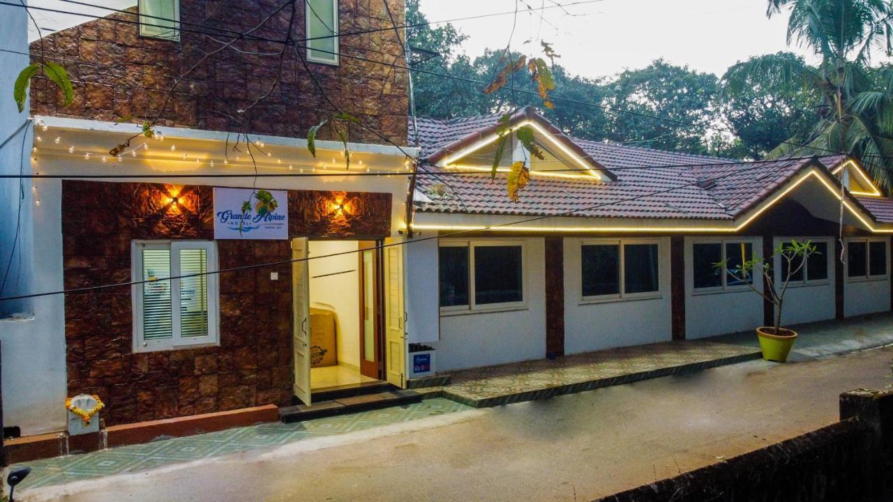 Grande Alpine Hotel Вагатор Екстериор снимка